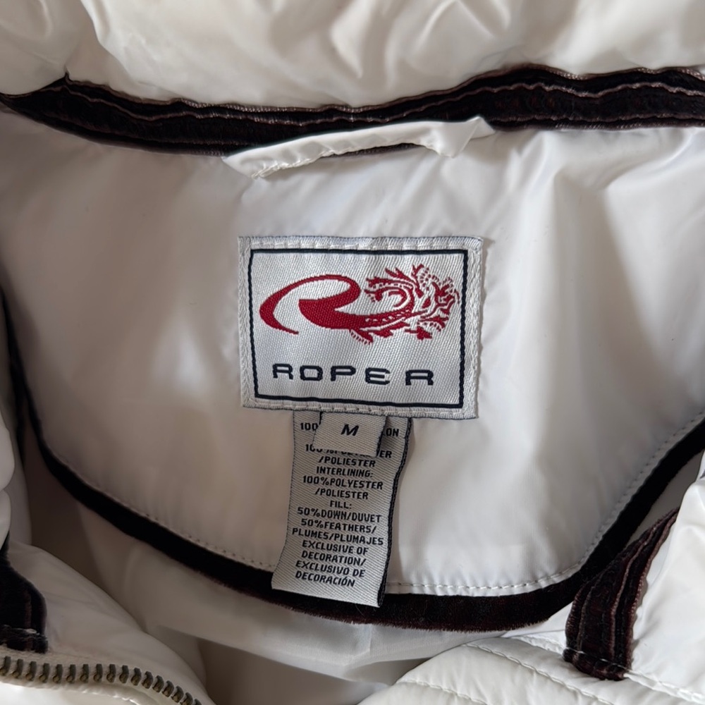 Roper White Puffer Jacket with Sleek Design